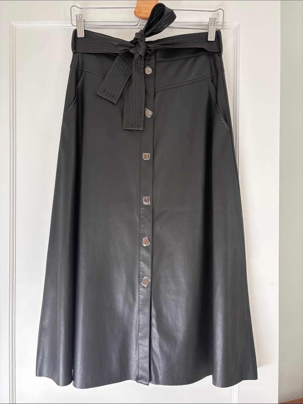 LIU-JO Black Faux Leather A-Line Button-Front Midi Skirt with Tie Waist